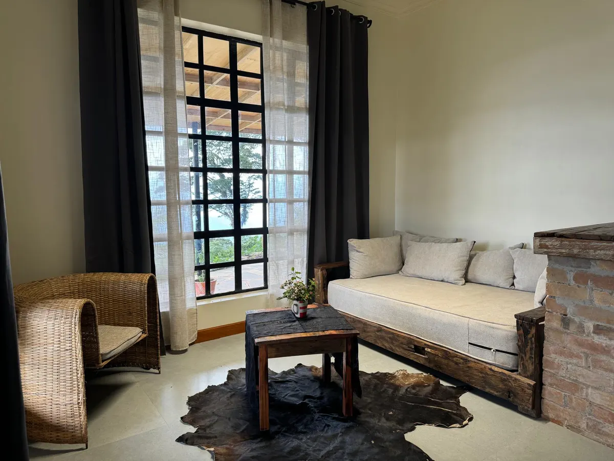 Interior detail of the main house, Nilo Forest Lodge